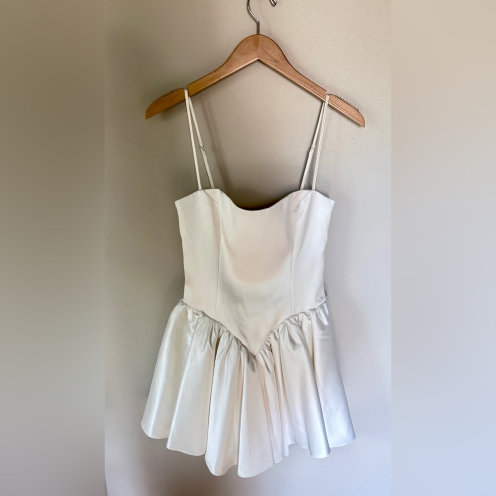 NWT! Lovers + Friends White Mini Dress Size Small - Picture 3 of 5